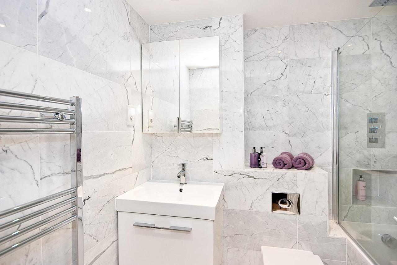 Stunning 2-Bedroom-Hosted By Sweetstay Лондон Экстерьер фото